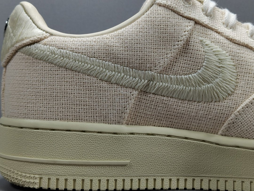 NIKE AIR FORCE 1 x STUSSY FOSSIL